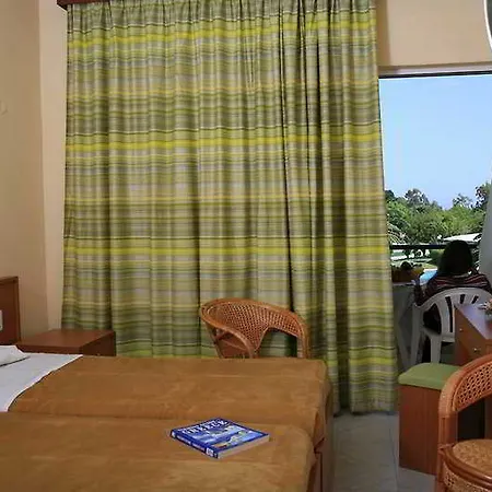 Hotel Princess Flora 3*