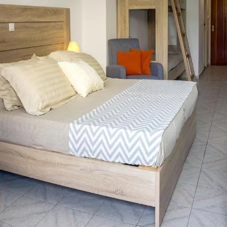 Princess Flora Otel Sgourou