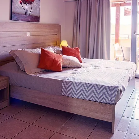 Princess Flora Otel Sgourou