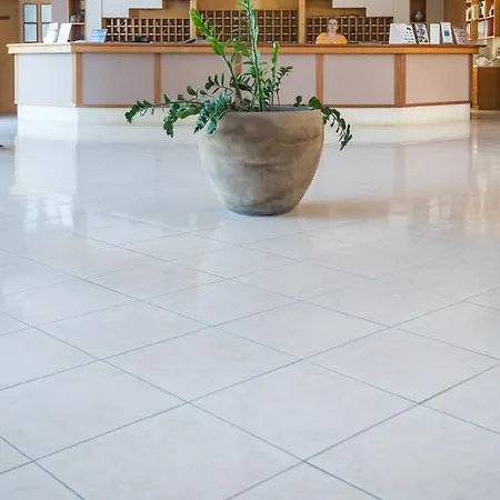 Princess Flora Otel Sgourou