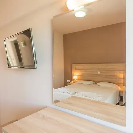 호텔 Princess Flora 3*